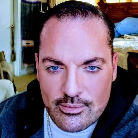 Meet your Posher, Jonathan - Picture 1 of 1